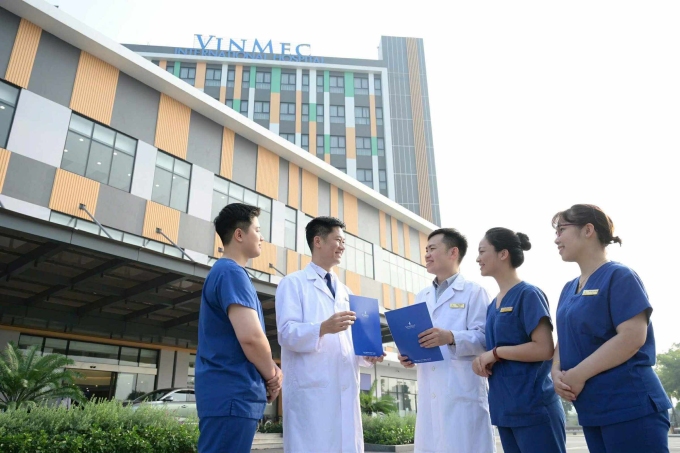 Đội ngũ bác sĩ, nhân viên y tế tại Vinmec cơ sở Smart City. Ảnh: Vinmec