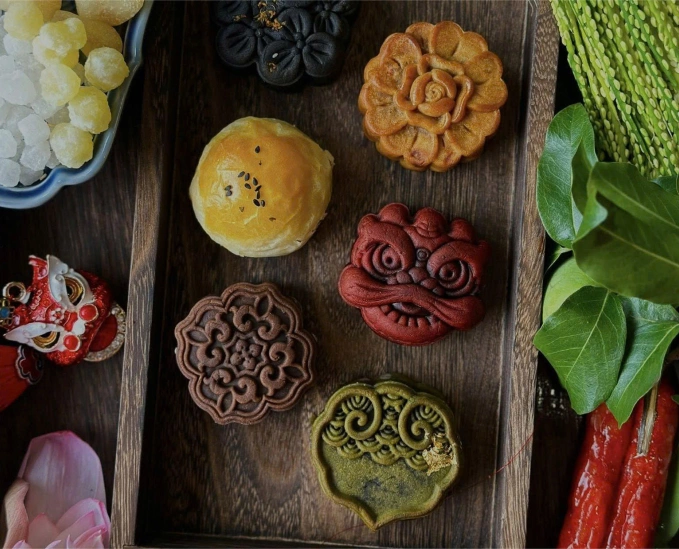 Một chiếc bánh Trung thu 150- 200g tương đương năng lượng 3-4 bát cơm trắng. Ảnh minh họa: Hằng Trần