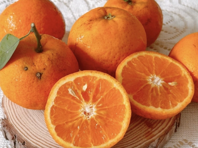 Các loại trái cây như cam, chanh và bưởi chứa đầy vitamin và hợp chất thực vật có thể giúp giảm huyết áp. Ảnh: Bảo Bảo