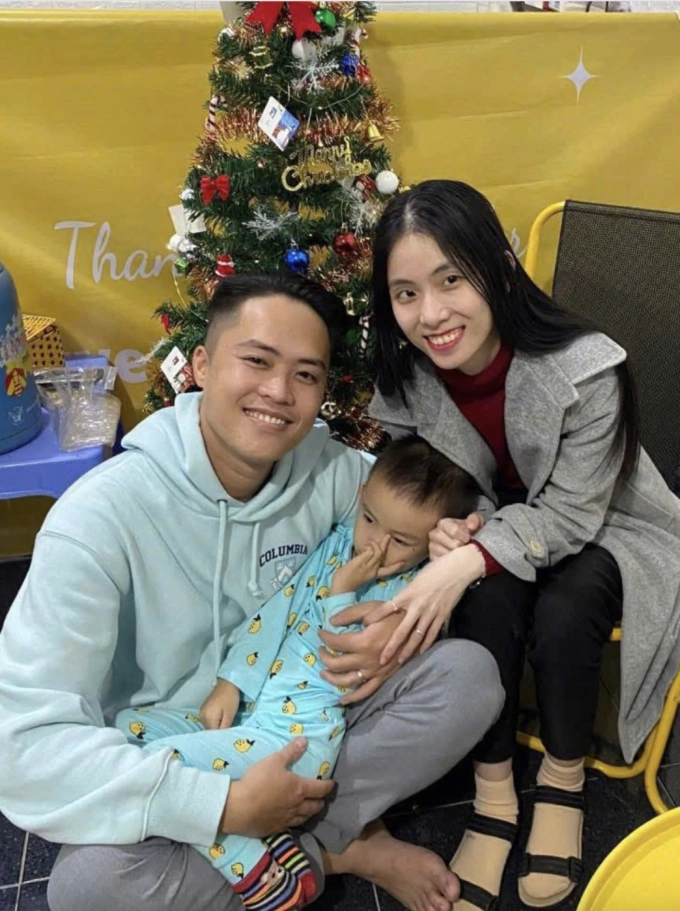 Gia đình nhỏ hạnh phúc của anh Tuấn và chị Ý. Ảnh: Nhân vật cung cấp