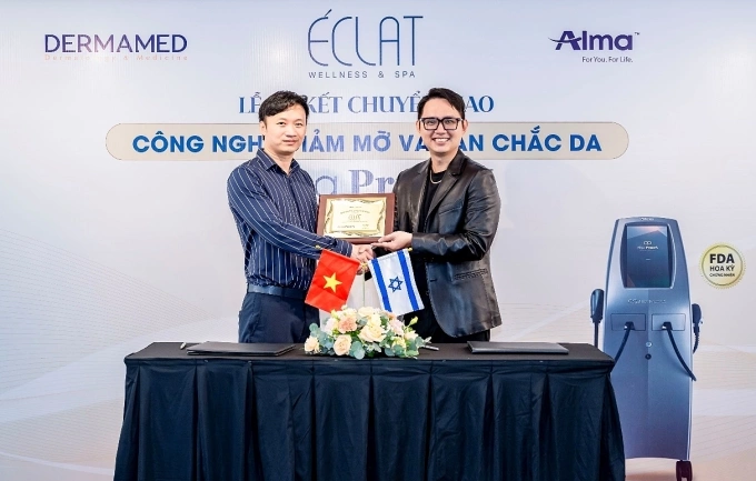 Buổi ký kết diễn ra trong không khí vừa gần gũi vừa trang trọng, đánh dấu chiến lược hiện đại hóa công nghệ của Éclat. Ảnh: Dermamed
