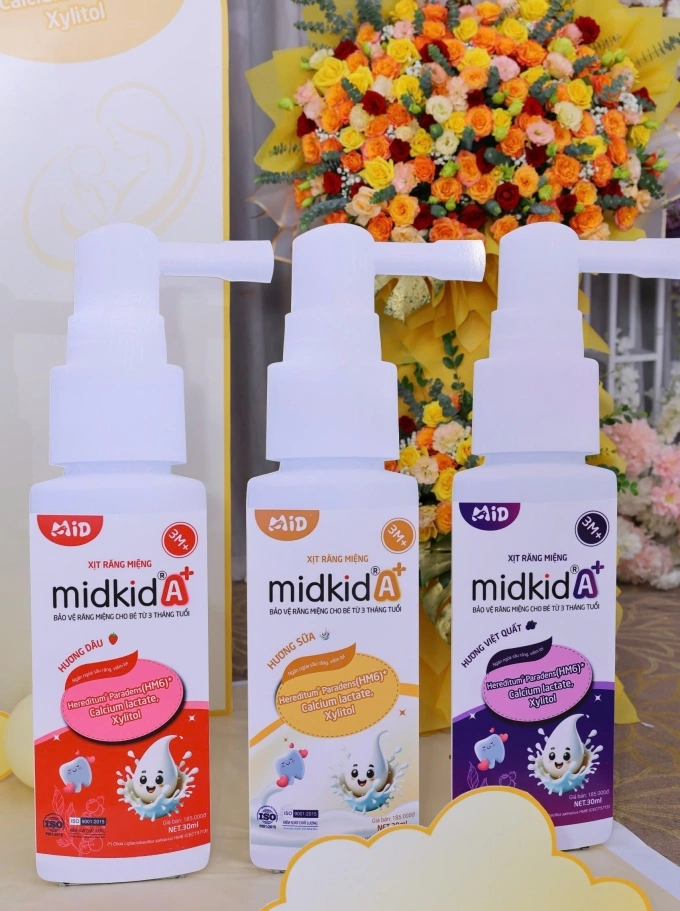 Ra mắt xịt Midkid A+ cho trẻ từ 3 tháng tuổi Sản phẩm Midkid A+ ứng dụng công nghệ HM6 - chủng lợi khuẩn bất hoạt phân lập từ sữa mẹ. Ảnh: Khánh Ly