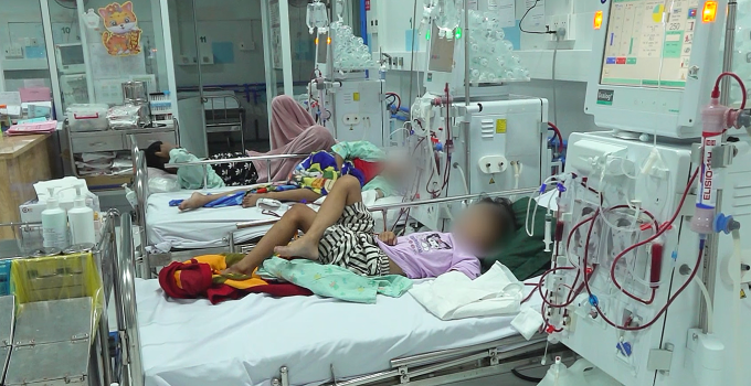 Bệnh nhi thận mạn đang điều trị tại Bệnh viện Nhi đồng 2, TP HCM. Ảnh: Thận khỏe – Đời vui.