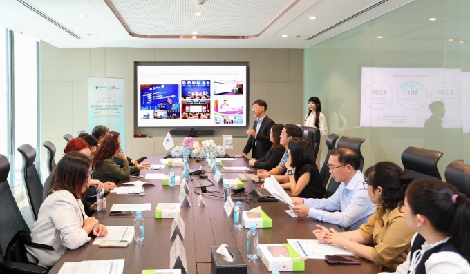 Ông Nguyễn Hữu Nguyên, Giám đốc Gene Solutions Lab, đồng sáng lập Gene Solutions chia sẻ tại buổi lễ ký kết hợp tác chiến lược với tập đoàn Y khoa Hoàn Mỹ. Ảnh: Hoàn Mỹ