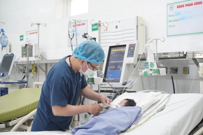 Bệnh viện Nhi đồng Đồng Nai cũng ghi nhận nhiều trẻ viêm phổi, viêm tiểu phế quản do virus RSV trong tháng 10. Ảnh: Bệnh viện Nhi đồng Đồng Nai