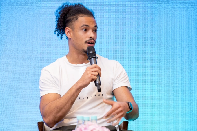 Flavio Da Pozzo tại tọa đàm ở TP HCM về bệnh não mô cầu, ngày 3/11. Ảnh: Tâm Anh