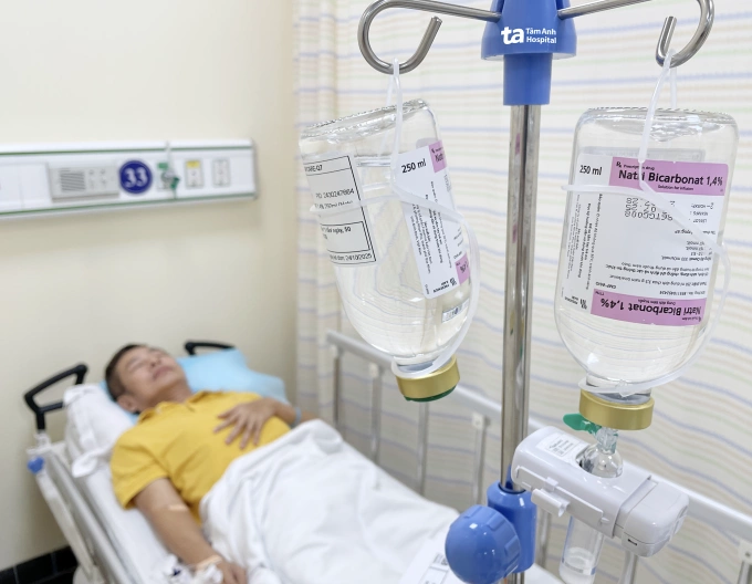 Nghệ sĩ Tấn Beo được điều trị nội khoa mỗi tháng một lần thay vì phải chạy thận suốt đời. Ảnh: Phòng khám Đa khoa Tâm Anh Quận 7