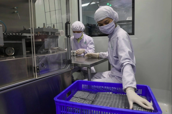 Sản xuất thuốc tại công ty ở TP HCM. Ảnh:Quỳnh Trần