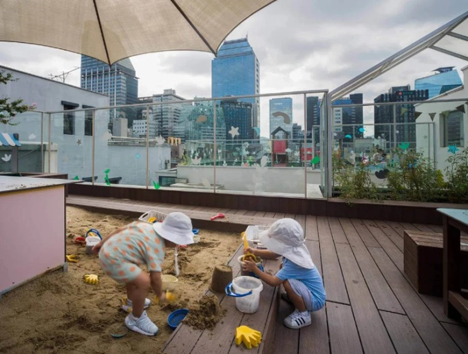 Doanh nghiệp Hàn Quốc rải tiền giục nhân viên sinh con - 1