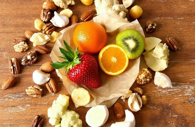Trái cây có nhiều lợi ích cho sức khỏe nếu ăn đúng cách. Ảnh: AI
