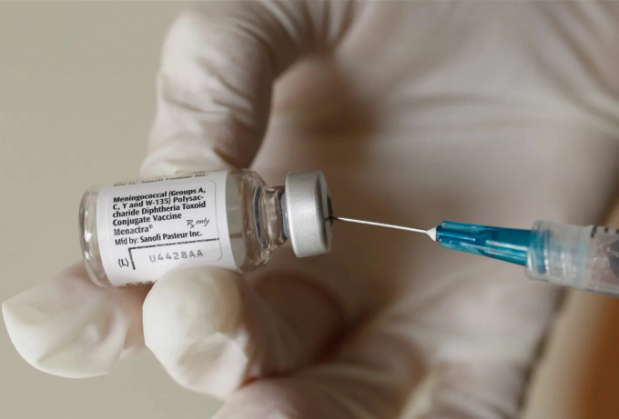 Một loại vaccine ngừa bệnh do não mô cầu. Ảnh: AP