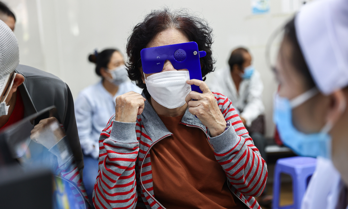 TP HCM rà soát người trên 65 tuổi để cấp thẻ BHYT miễn phí