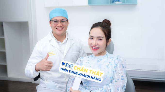 Phòng lab nha khoa SGC tăng ca phục vụ kiều bào dịp Tết Khách hàng trải nghiệm dịch vụ tại Nha khoa SGC. Ảnh: SGC