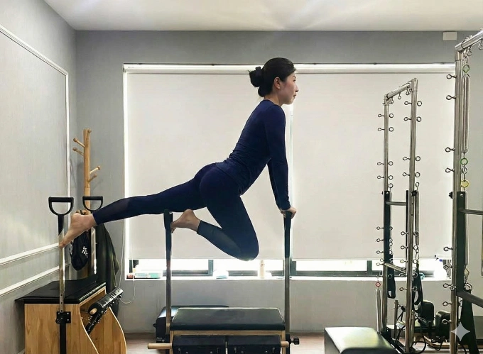 Tập thể dục khi trời lạnh thế nào phòng nhồi máu cơ tim Tập luyện trong nhà có nhiệt độ ấm áp, ổn định giúp giảm nguy cơ tim mạch trong thời tiết lạnh. Ảnh: Bích Diệp