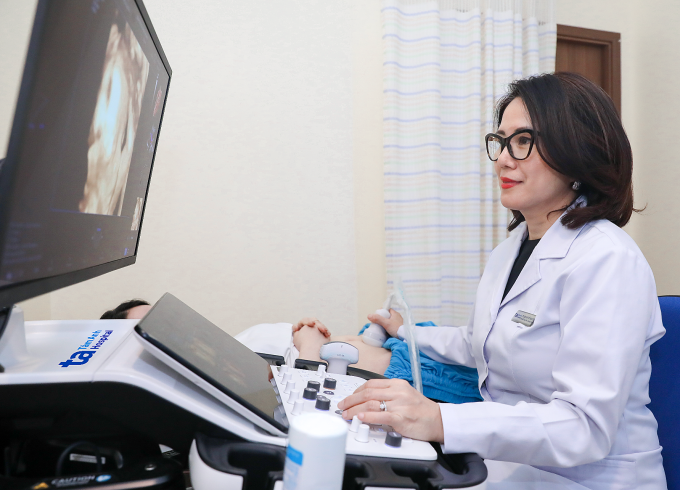 Làm gì khi thai dọa sảy sau tập aerobic? Siêu âm định kỳ kiểm tra sự phát triển, sức khỏe thai nhi. Ảnh minh họa: Huyền Vũ