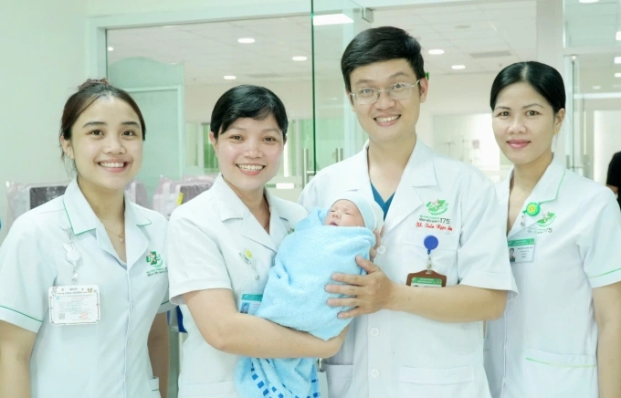 Vỡ tử cung lúc sinh, mẹ con được cứu trong 10 phút Vỡ tử cung lúc sinh, hai mẹ con được cứu trong 10 phút