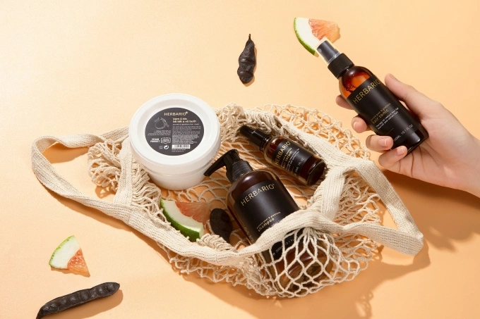 Lyly tham gia chiến dịch mới của nước dưỡng tóc thuần chay Herbario Sản phẩm có mặt tại website của thương hiệu. Ảnh: Herbario