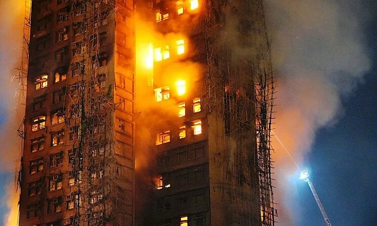 Chuyên gia tâm lý khuyên người dân Hong Kong ngừng đọc tin thảm họa