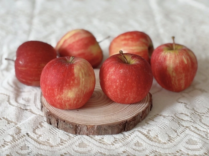 8 loại quả ngọt người tiểu đường có thể ăn thường xuyên Táo là một trong những loại trái cây thân thiện nhất với người tiểu đường. Ảnh: Bảo Bảo