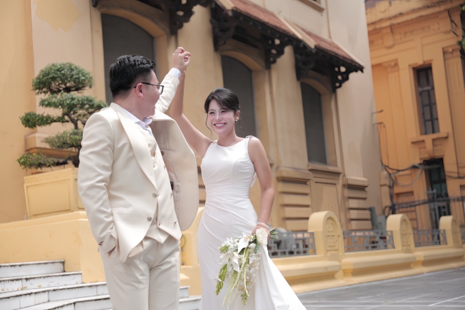 Bị chê 'to như khủng long', cô gái giảm 25 kg sau 5 tháng Nga xinh đẹp, rạng rỡ trong bộ ảnh cưới cùng chồng. Ảnh: Nhân vật cung cấp