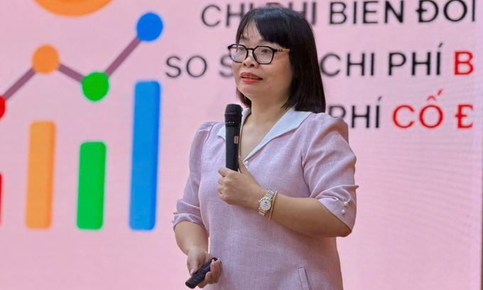 AI - trợ lý vạn năng của bác sĩ PGS Nguyễn Thị Trang chia sẻ tại hội thảo. Ảnh: Lê Nga