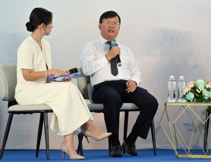 Sốt xuất huyết ở ĐBSCL diễn biến phức tạp Bác sĩ CKII Huỳnh Minh Trúc, Giám đốc Trung tâm kiểm soát bệnh tật Cần Thơ, tại tọa đàm cuối tháng 11. Ảnh: Trọng Kiên