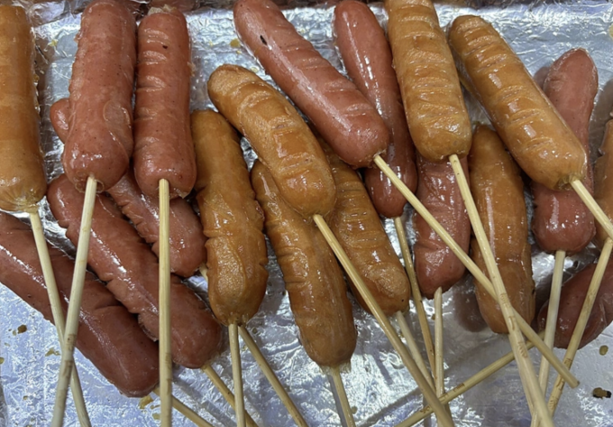 3 thực phẩm âm thầm 'nuôi dưỡng' tế bào ung thư Thịt chế biến sẵn như thịt nguội, thịt xông khói (bacon), xúc xích và hot dog là chất gây ung thư Nhóm 1. Ảnh: Bảo Bảo