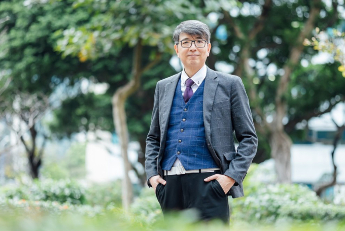 Bác sĩ Trung Quốc gợi ý ba thực phẩm màu đen bổ thận Chuyên gia thận học Hung Yung-hsiang. Ảnh: Fifty Plus