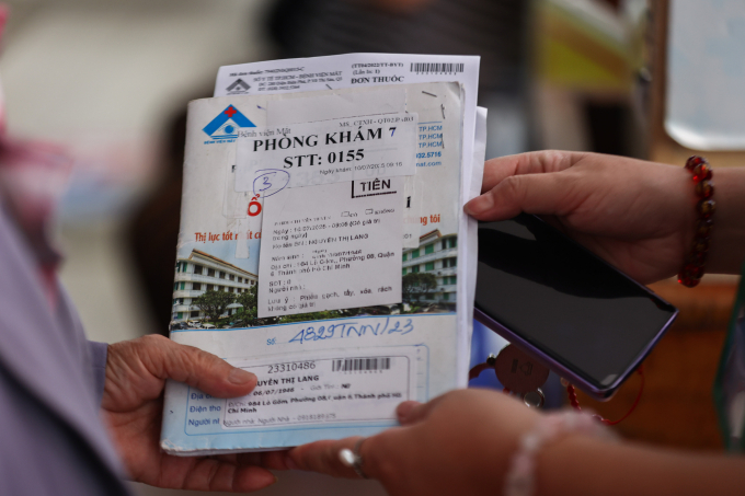 Bộ Y tế đề xuất gói bảo hiểm y tế bổ sung Người dân đén khám bệnh tại Bệnh viện mắt TP HCM, tháng 7/2025. Ảnh: Quỳnh Trần