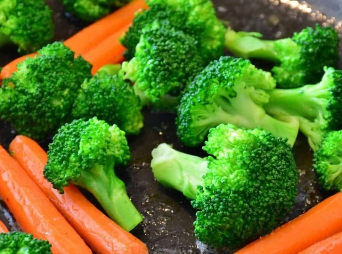 Chần rau làm mất hết chất dinh dưỡng? Ảnh minh họa: JOZ