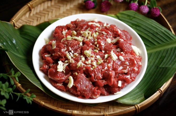 6 loại thực phẩm nên hạn chế để sống thọ Người sống thọ thường chỉ ăn thịt đỏ trong những dịp đặc biệt hoặc với lượng rất hạn chế. Ảnh: Bùi Thủy