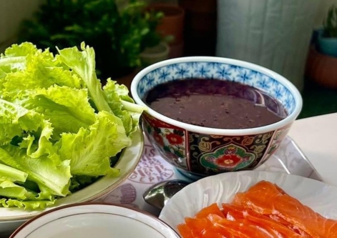 7 lợi ích từ đậu đen Đậu đen ninh hầm nhừ có thể giúp cơ thể đào thải độc tố nhẹ qua đường tiểu. Ảnh minh họa: Thanh Ba