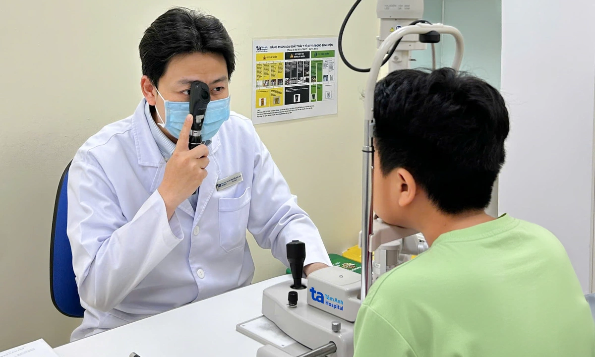 Vì sao hoạt động ngoài trời tốt cho mắt trẻ?