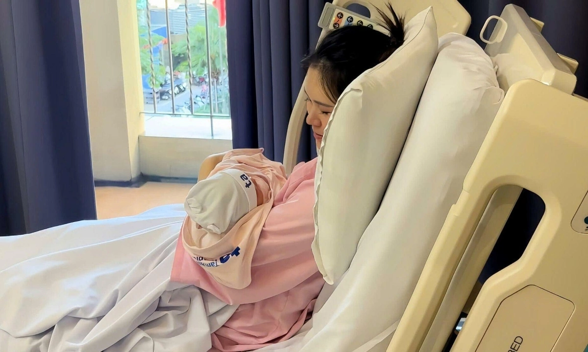 Thai nhi bị sa dây rốn