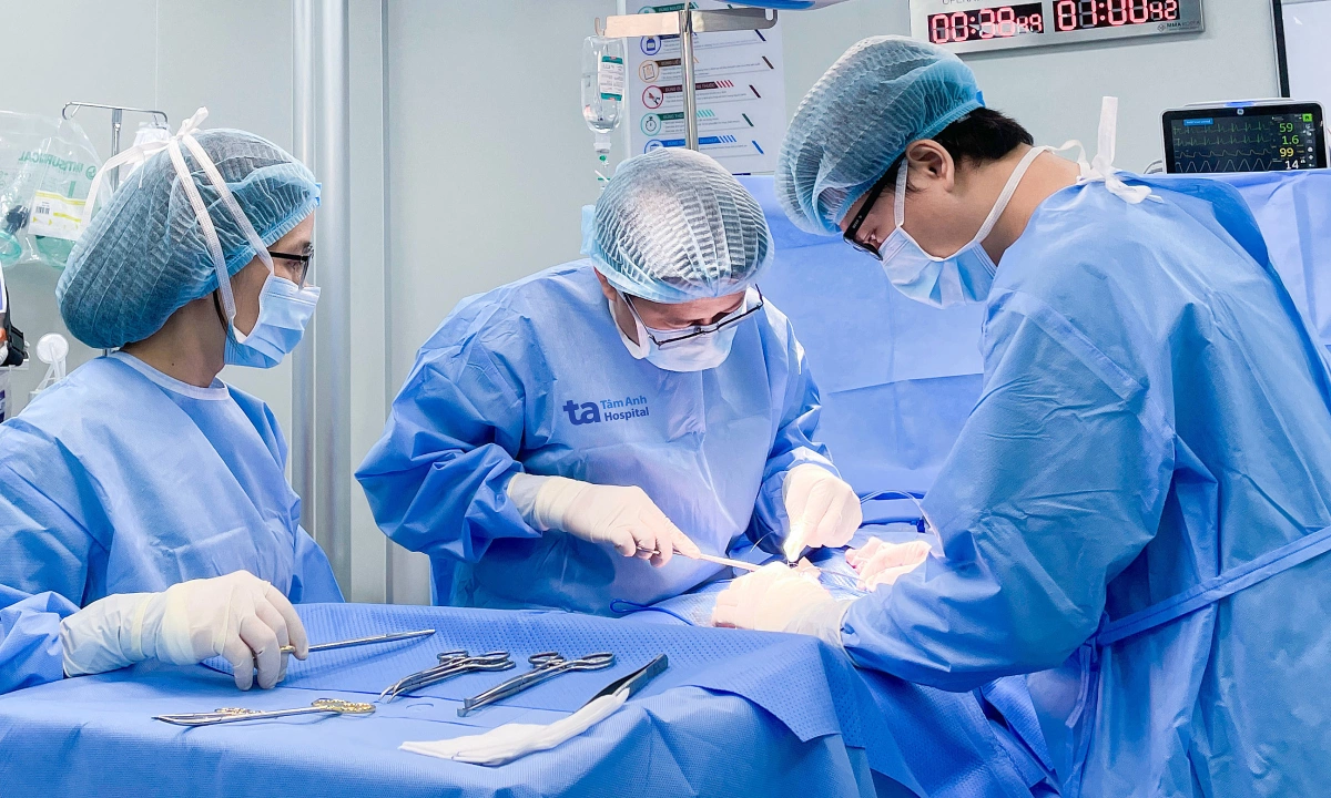 Chữa thoát vị bẹn phục hồi chức năng sinh sản cho người đàn ông