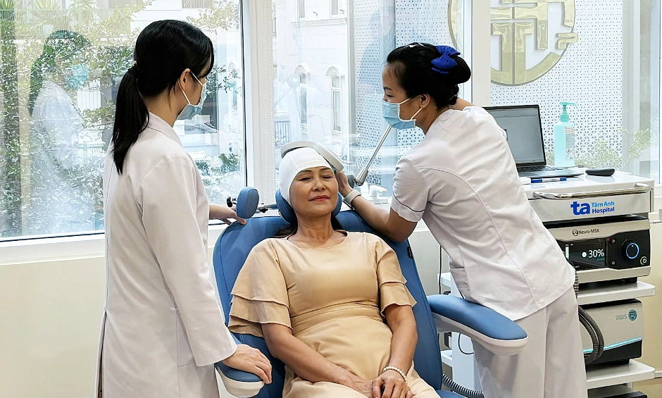 Thức khuya hại mạch máu não thế nào