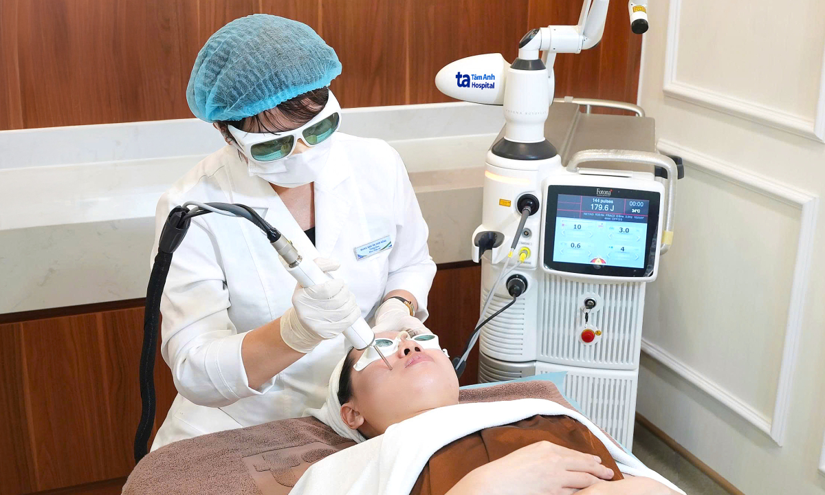 Da tổn thương do "nghiện corticoid"