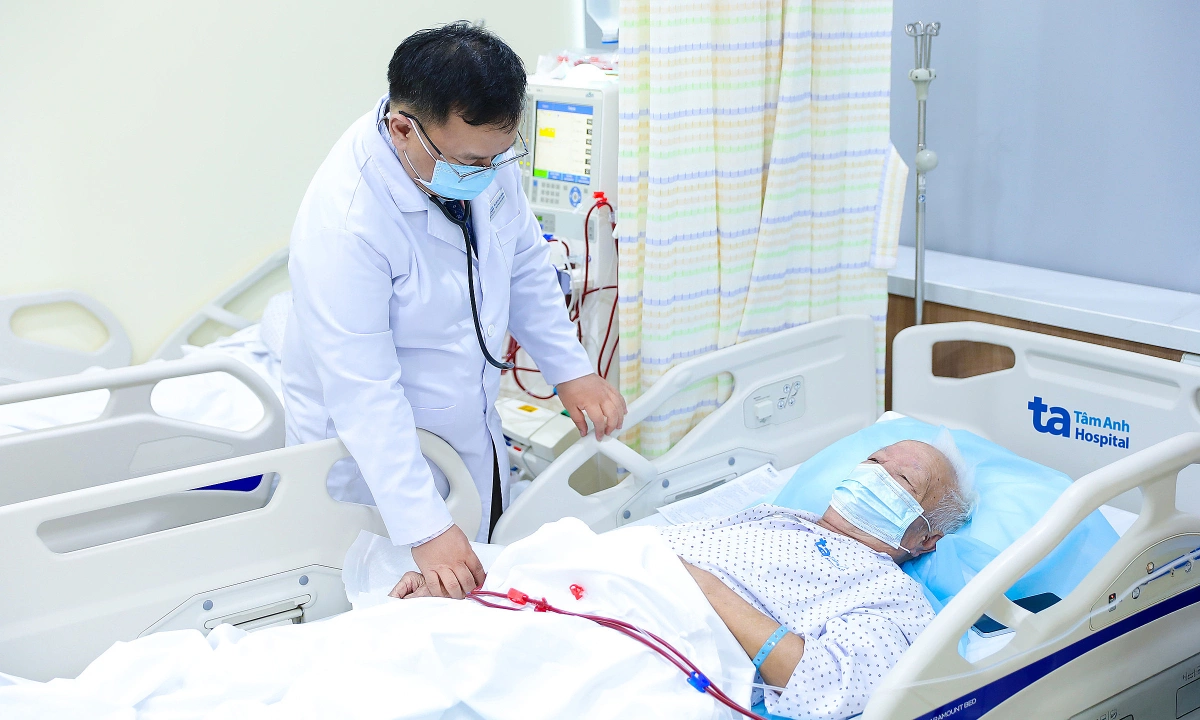 Xuyên Tết chạy thận