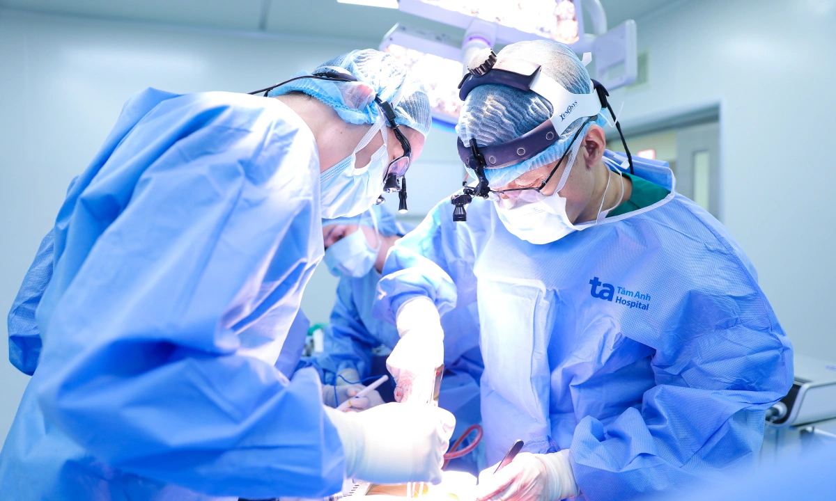 Phổi đông đặc do nấm lao