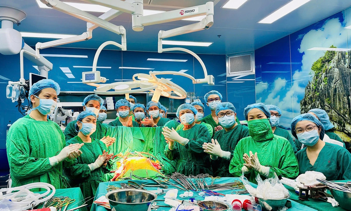 Từ ranh giới sinh tử đến "tái sinh" nhờ lá phổi ghép