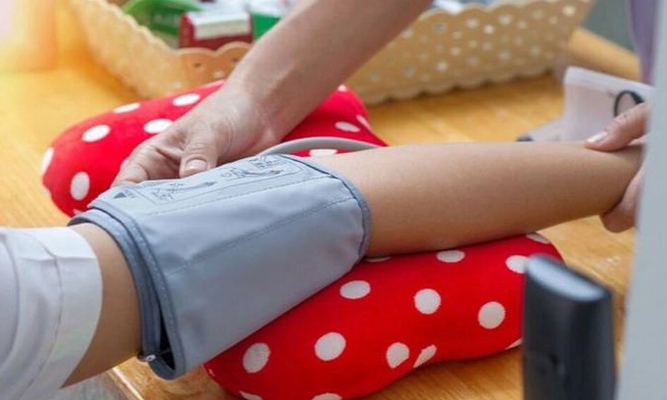 Huyết áp cao bất thường, bé gái 4 tuổi được phát hiện mang giới tính nam