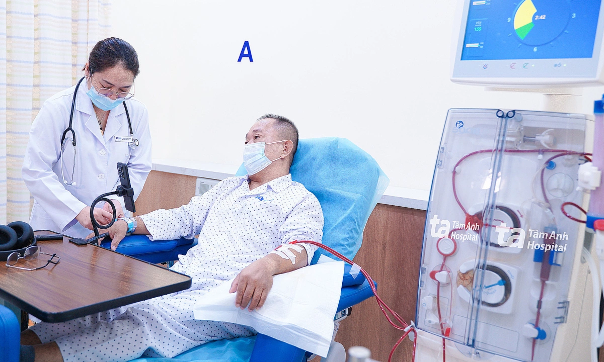 Người đàn ông suy thận sau nhiễm trùng huyết