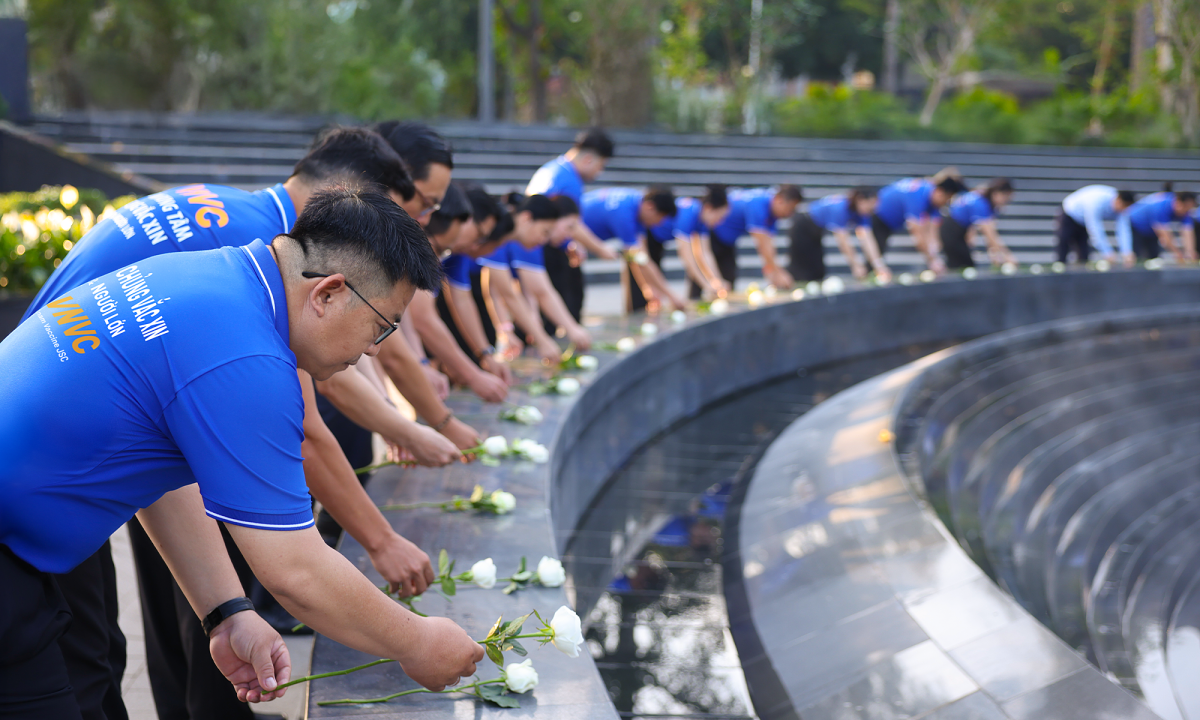 VNVC tưởng niệm đồng bào mất vì Covid-19