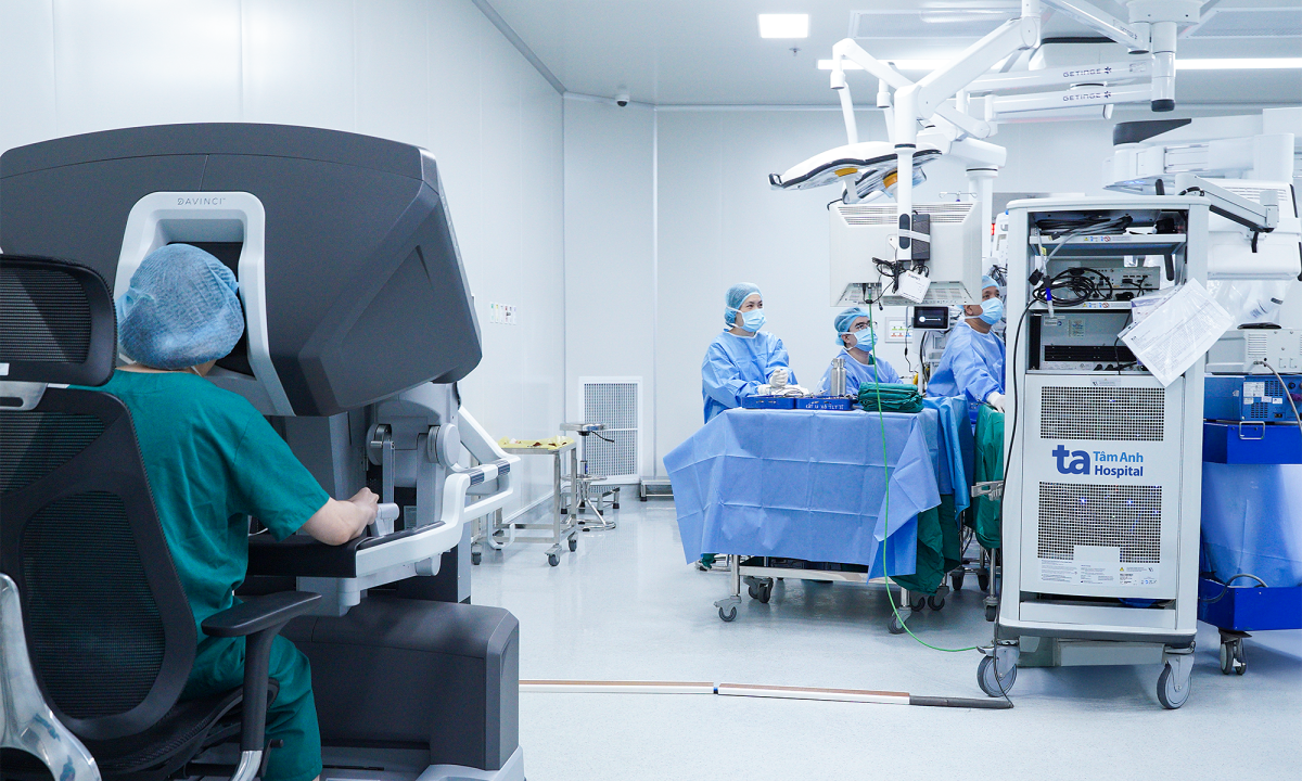 Phẫu thuật bằng robot chữa sa bàng quang