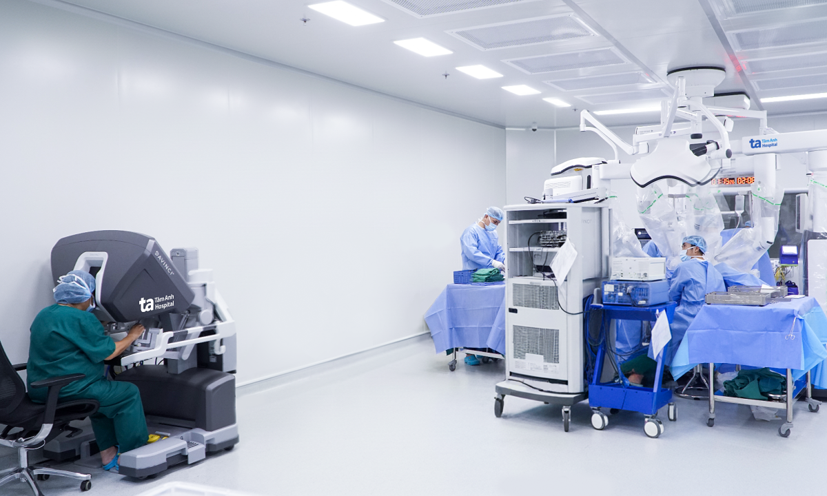 Phẫu thuật bằng robot chữa ung thư nội mạc tử cung