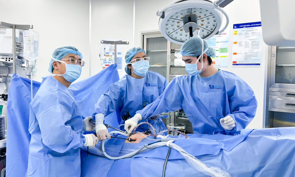 Mang thai ngoài tử cung dọa vỡ