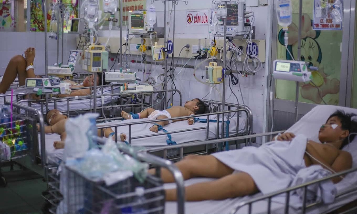 Ca tay chân miệng tăng mạnh, TP HCM ghi nhận 2 trẻ tử vong