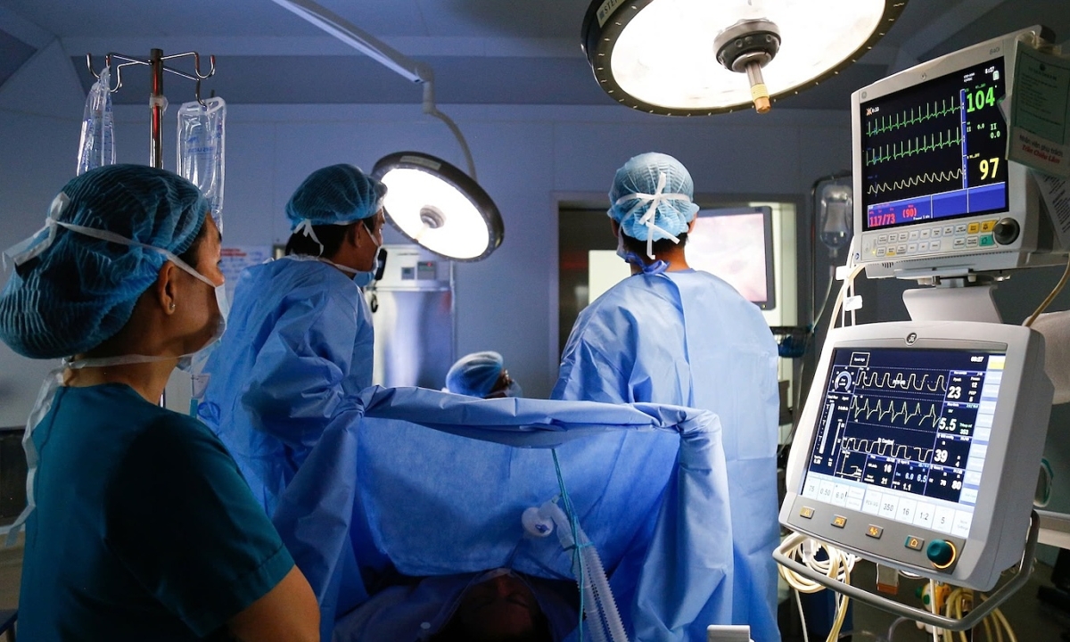 Cô gái 25 tuổi mang khối u xơ tử cung như thai đôi sắp sinh