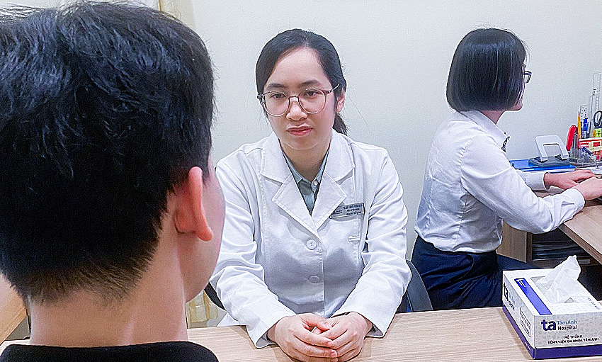 Ám ảnh hình thể, thiếu niên bị rối loạn chán ăn tâm thần