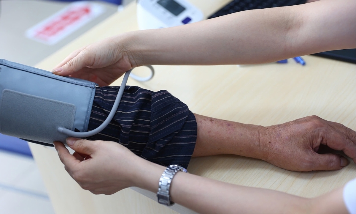 Tăng huyết áp khiến người trẻ gục ngã không báo trước